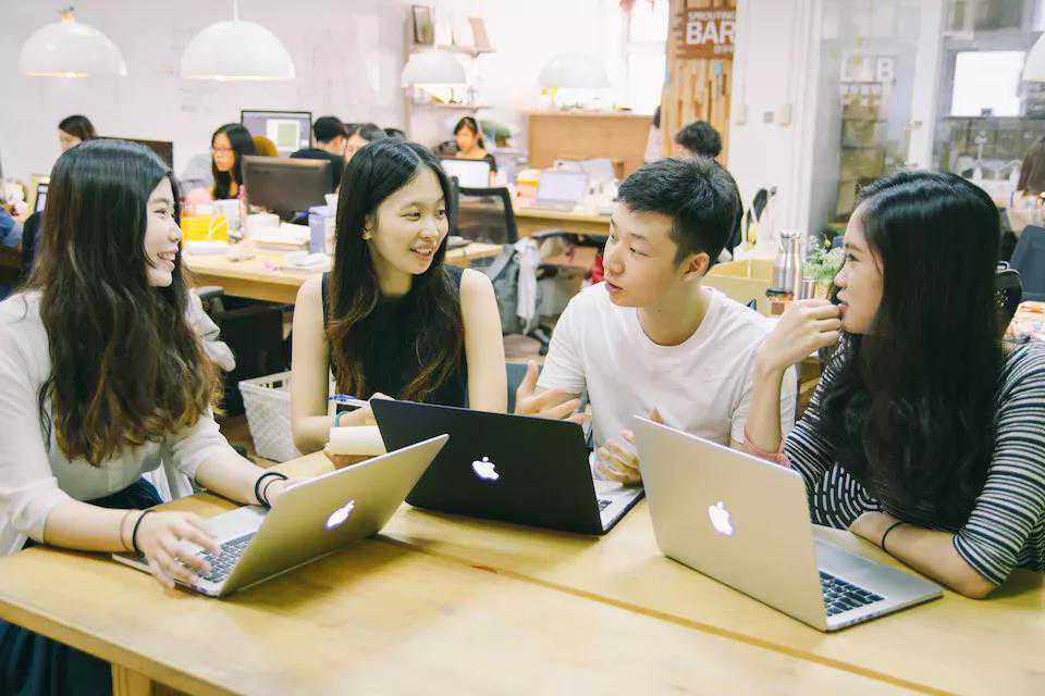 奥巴马亲弟马克:放弃美国住中国娶河南姑娘为妻,自称半个中国人