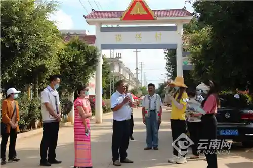 「奋斗百年金沙筑梦」彝乡明珠美丽傣寨 永仁县猛虎乡移民搬迁“福兴村”傣民团结过上好日子