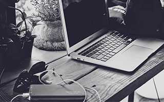 19世纪印度成英国殖民地，为何20世纪后半期又纷纷向英国移民？