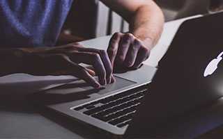 秘鲁人从小就吃中餐！炒饭、饺子、醋溜土豆丝……你爱吃的他们也常点